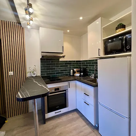 Elegant And Modern Fully Equipped Near Paris *