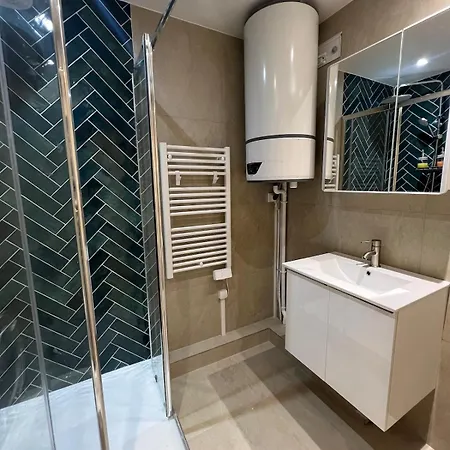 Elegant And Modern Fully Equipped Near Paris ヴァンヴ